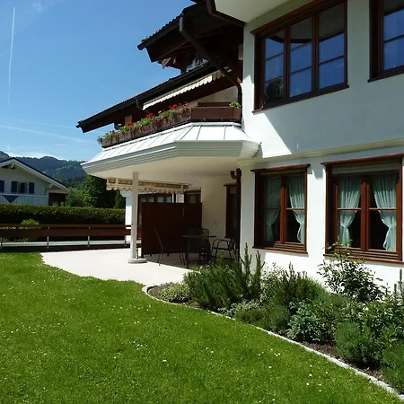 Haus Lupfer Apartamento *